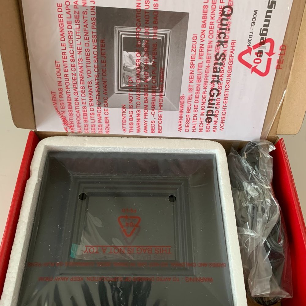 Sungale Digital Photo Frame from Macy’s TD351 NEW IN BOX GREAT GIFT!